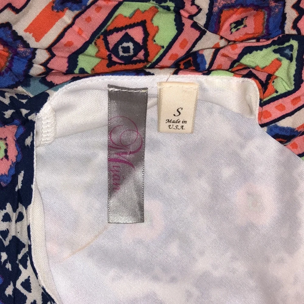 Patterned Shift Dress - Picture 7 of 8